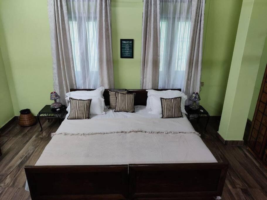 The Nook Rooftop Condo And Garden Guwahati Eksteriør billede